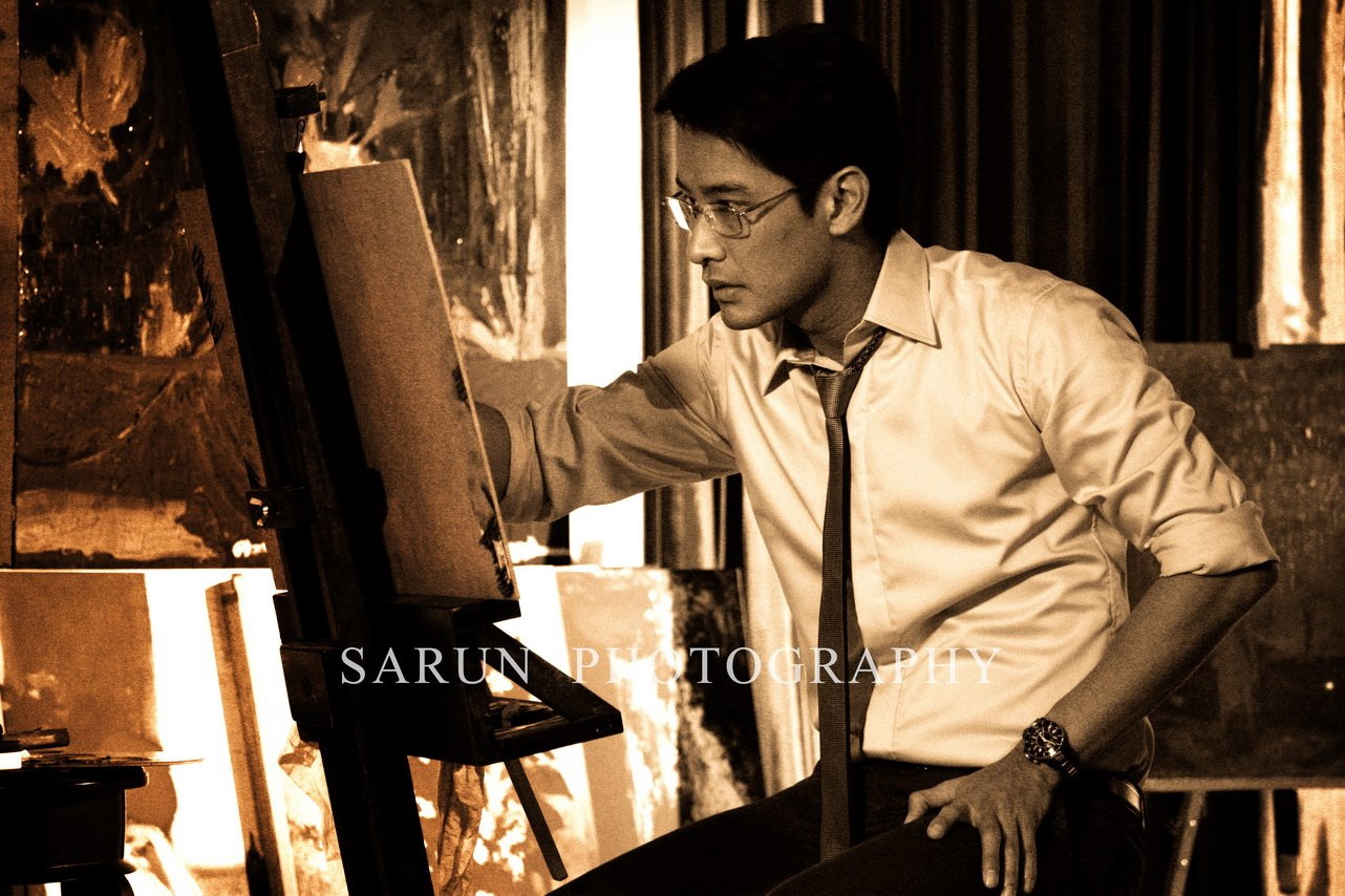 泰剧《悲恋花》讲述了一个拥有悲伤的眼睛,金子般的心灵的小女孩的