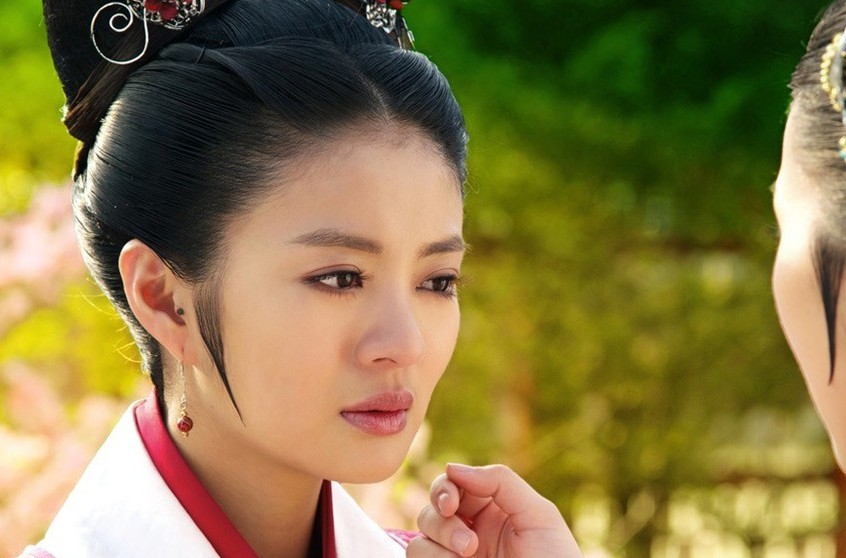  p>《后宫》是由 a href="#" data-lemmaid="351800">安以轩 /a>, a