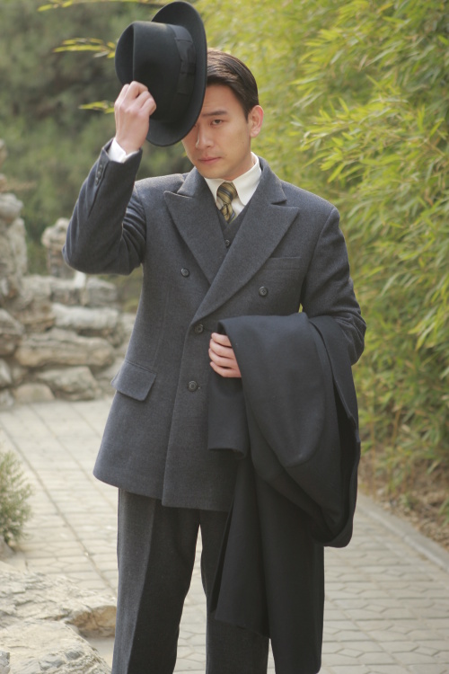  p>《狼烟北平》是 a target="_blank" href="/item/陈国星/80878"