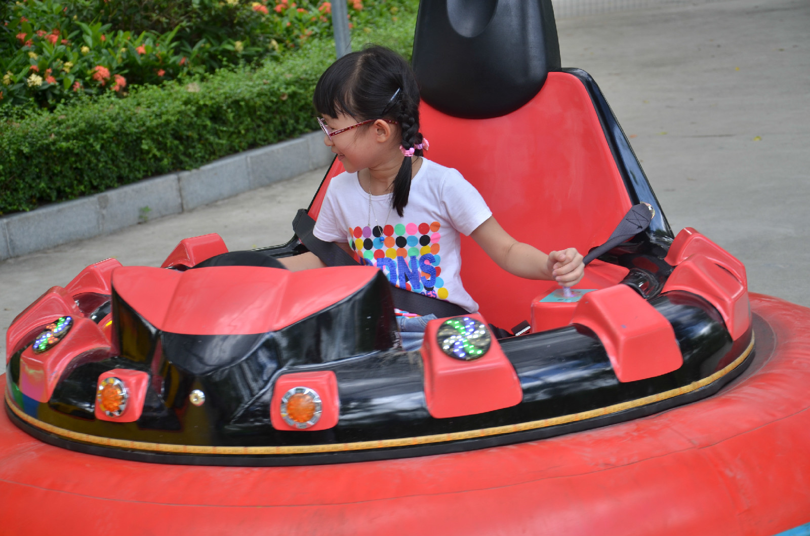  p>聚龙岛欢乐园位于泉州聚龙小镇(原在水一方),占地一千多亩.