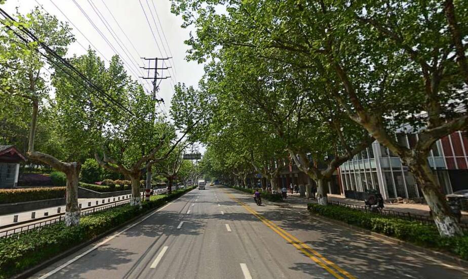 莫愁路位于中国江苏省 a target="_blank" href="/item/南京市