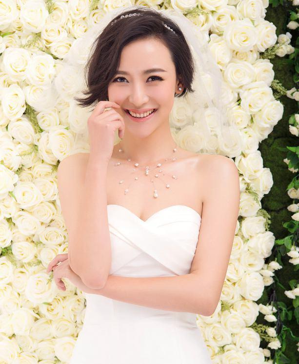  p data-id="gnx69191h0">杨舒,10月24日出生于江苏省镇江市,工作于 a