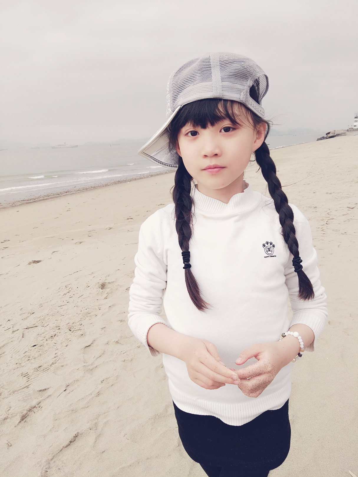 2007年5月7日出生于北京,中国内地女演员,学生