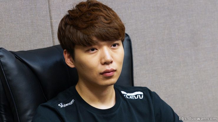  p>张庆欢,1991年2月12日出生于韩国,游戏id:marin,韩国《 a href="#"