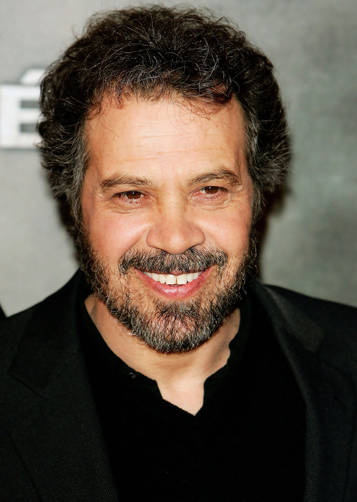  p>爱德华·兹威克(edward zwick),1952年10月8日出生于美国伊利诺斯