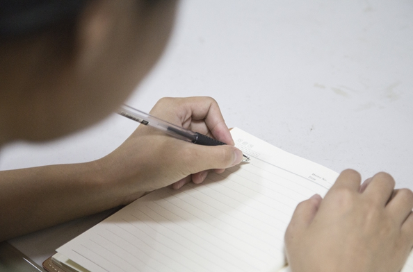  p>左手写字适用于这样一些人,重度 a href="#" data-lemmaid="817135