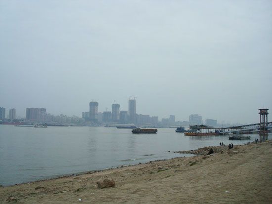 >武汉江滩 /a>为 a target="_blank" href="/item/汉口江滩/10996472"