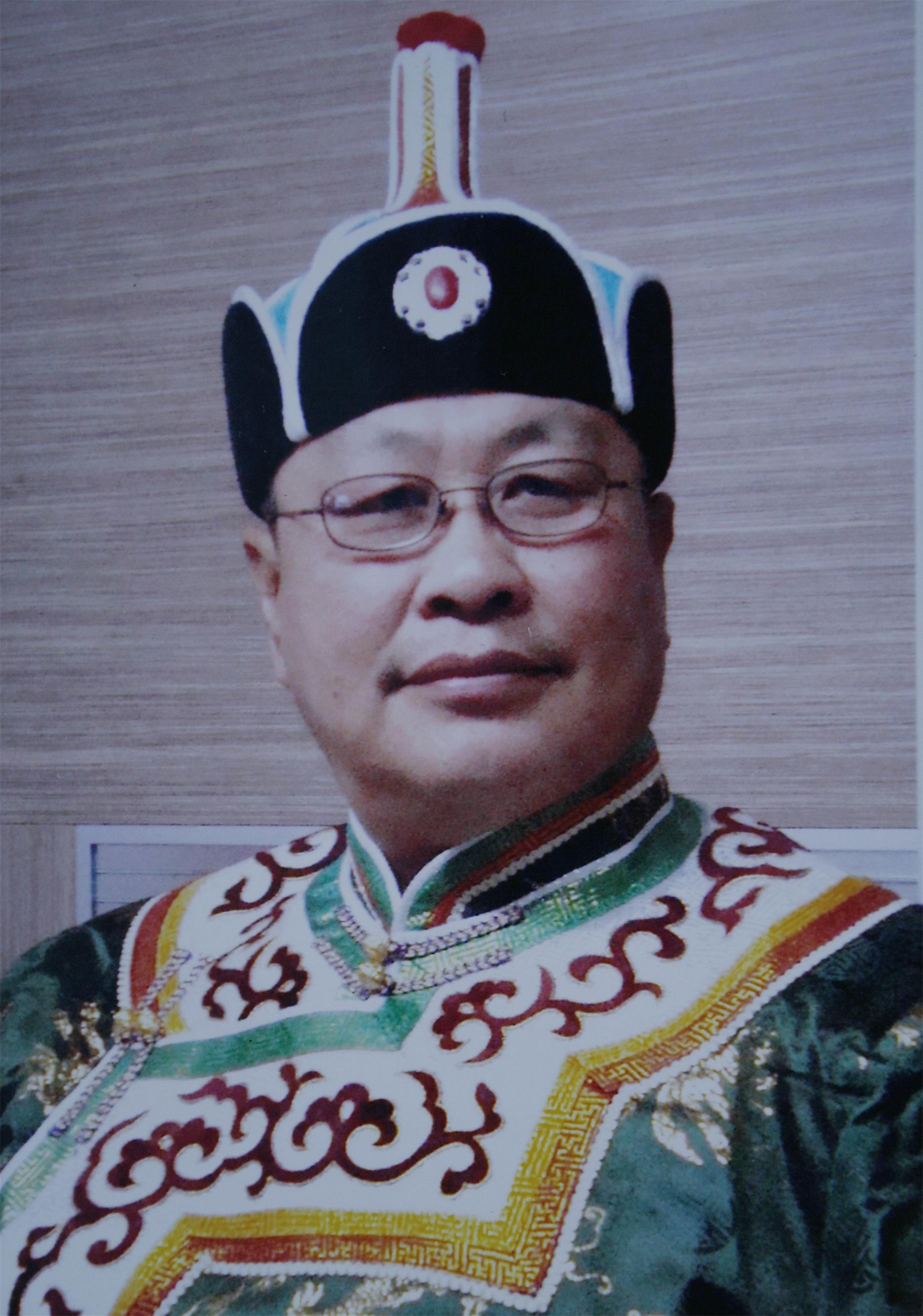 字含墨,号科尔沁人,<a target="