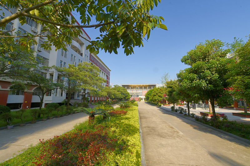 >莆田第一中学是福建省一级达标高中,福建省级示范性普通高中建设学校