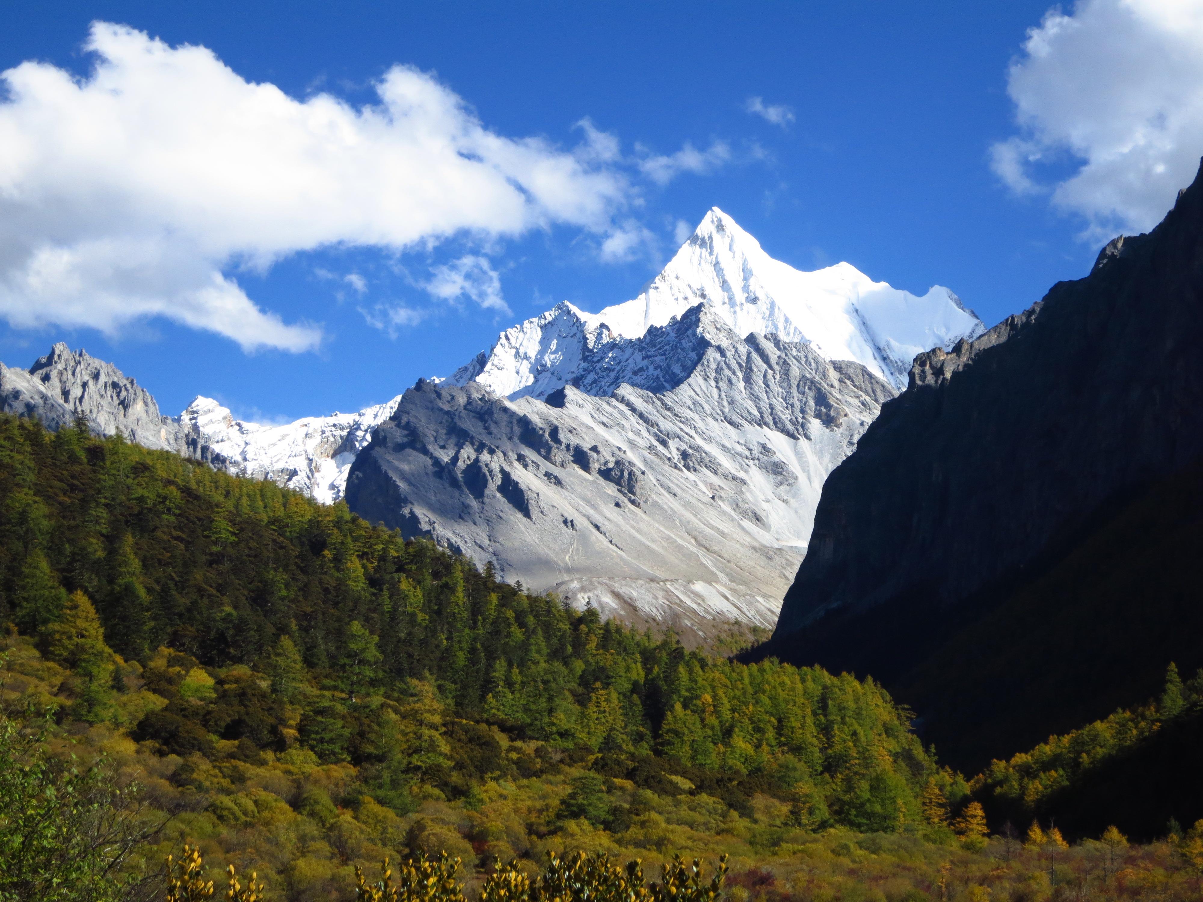 两个人去稻城3000够吗?(自驾游两个人去稻城3000够吗?
