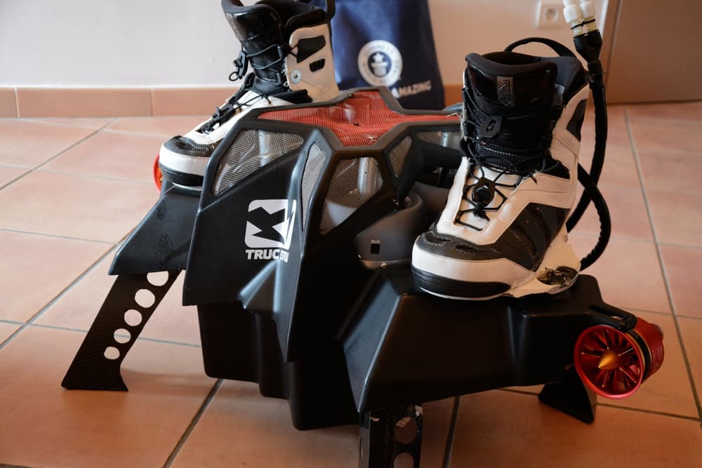  p>弗兰克·萨帕塔 i>(franky zapata) /i>,法国人,创造了一项新的