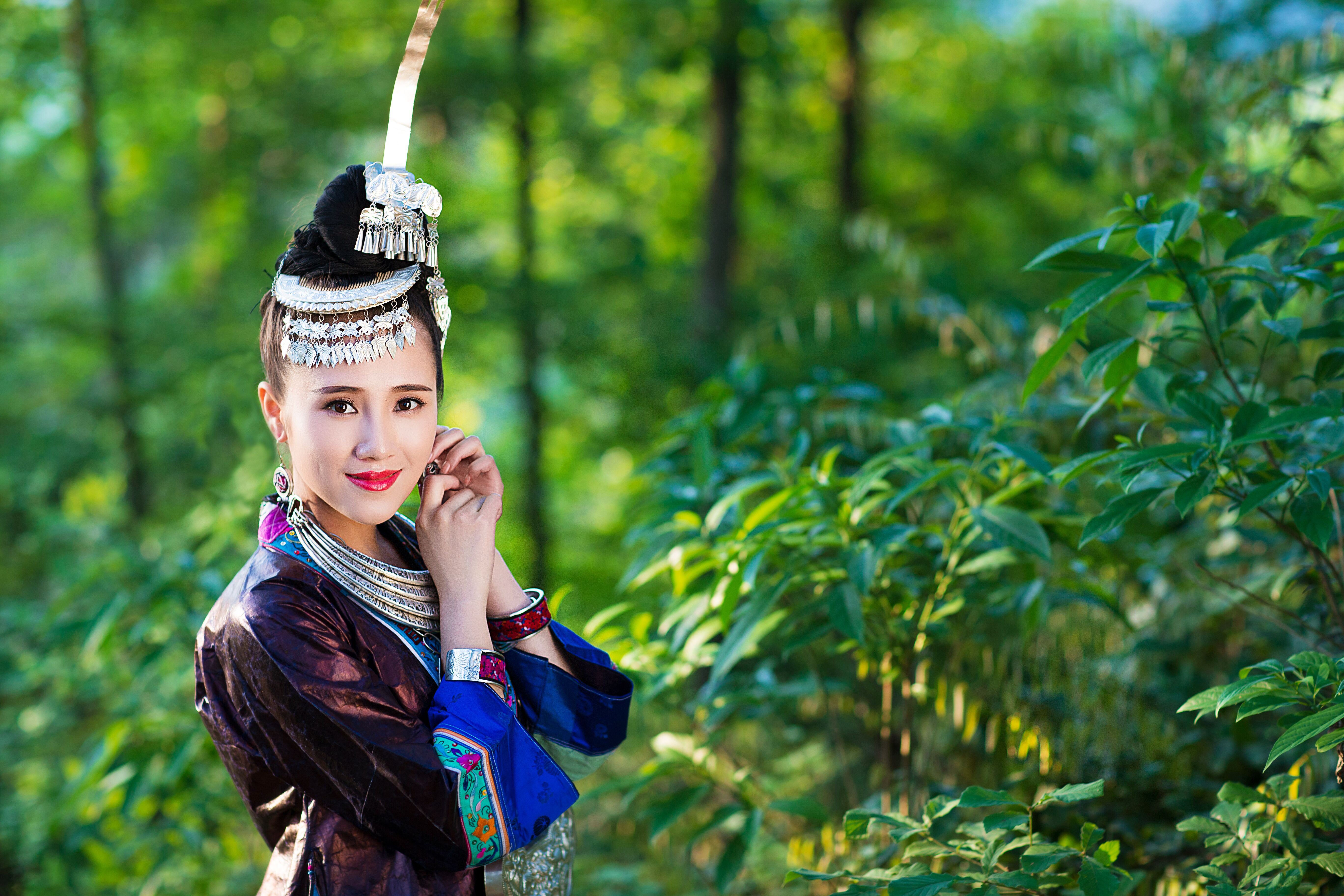  p>阿丹可 i>(原名钟单可) /i>,苗族,1995年4月13日出生于贵州省黎平