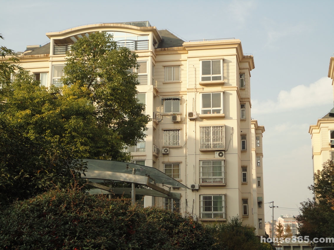  p>银杏苑位于天回山,成都六城区内不可多得的浅丘地貌,罕有的原生态