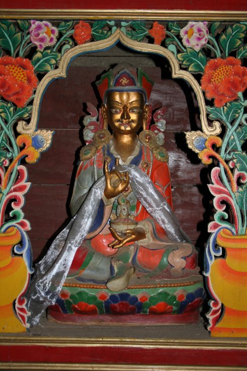  p>苯教,苯教的"苯"只是藏文的音译,雍仲苯教简称"苯教",是辛饶弥沃所