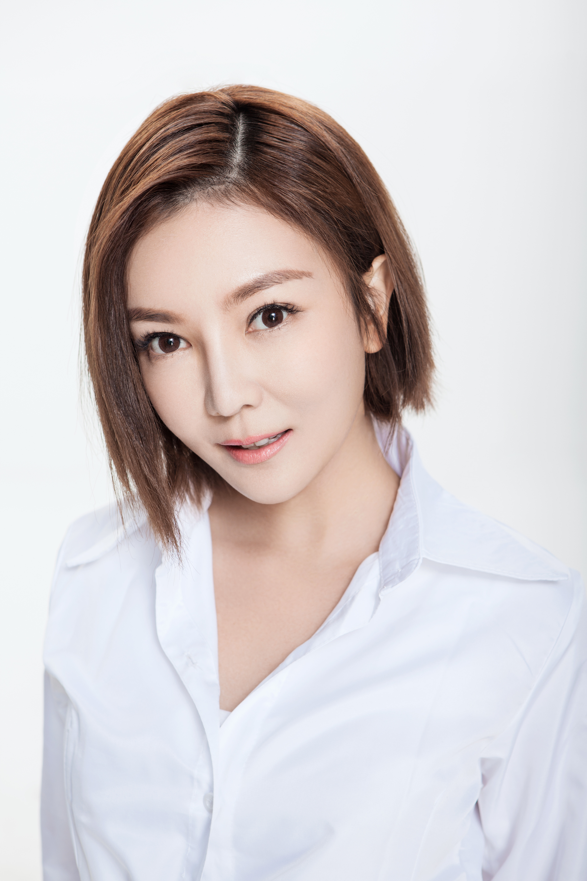  p>童冰玉(chris tong),6月14日出生于马来西亚,影视演员,主持人,歌手