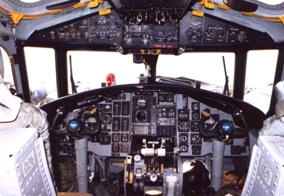 e-2"鹰眼"(hawkeye)螺旋桨式舰载空中预警机