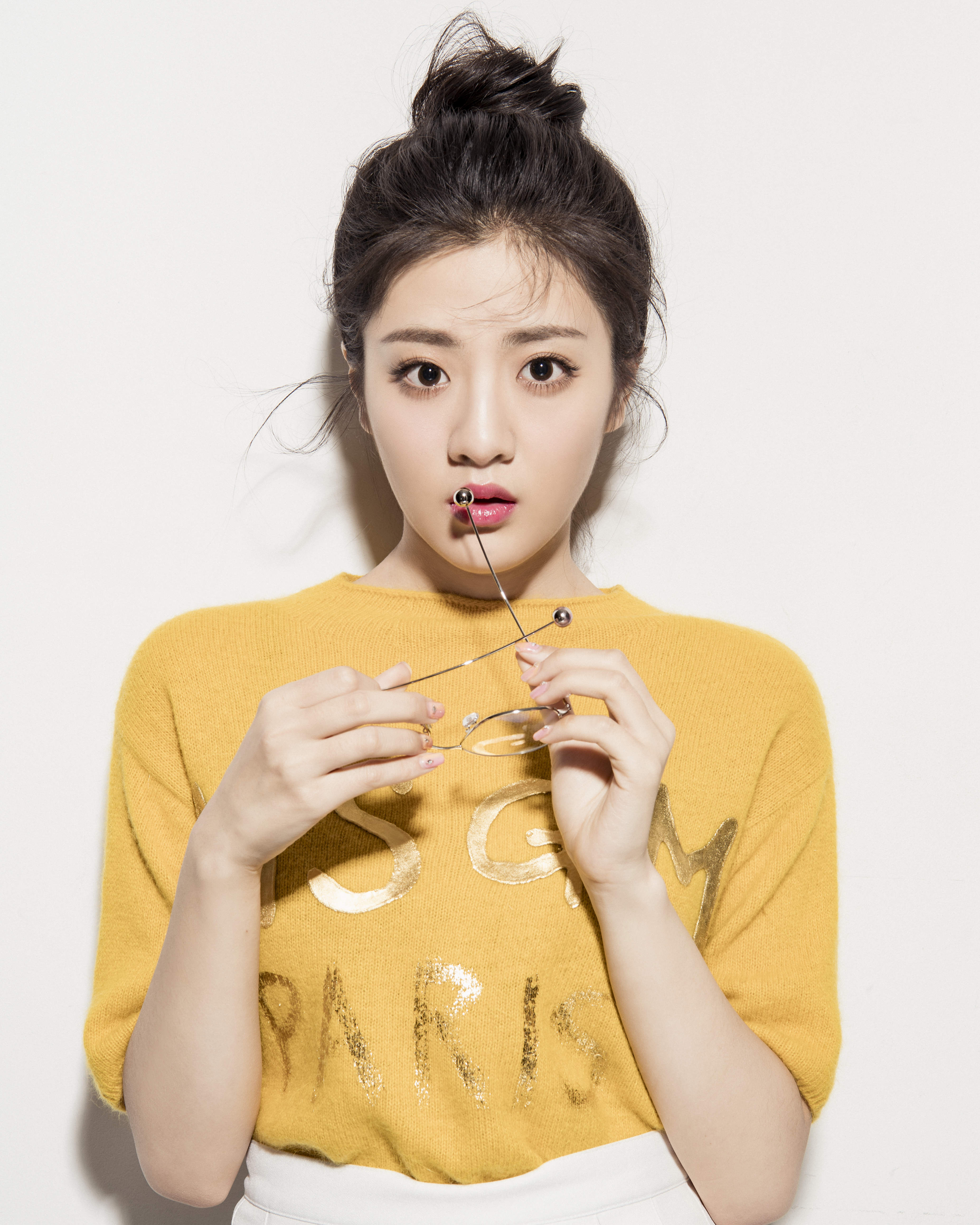 1996年2月21日出生于山东省青岛市,中国内地女演员,毕业于北京电影