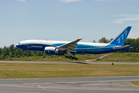  p>波音777(英语: b>boeing 777 /b>)是一款由美国 a target="_blank"