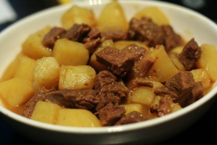  p>土豆 a href="#" data-lemmaid="2514770">炖牛肉 /a>(braised