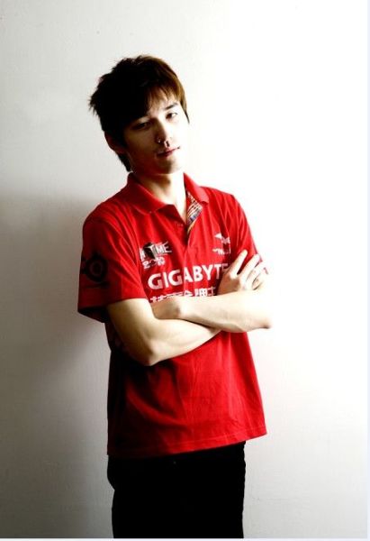  p data-id="gnrs7azs0k">820,本名邹倚天,前 a target="_blank" href