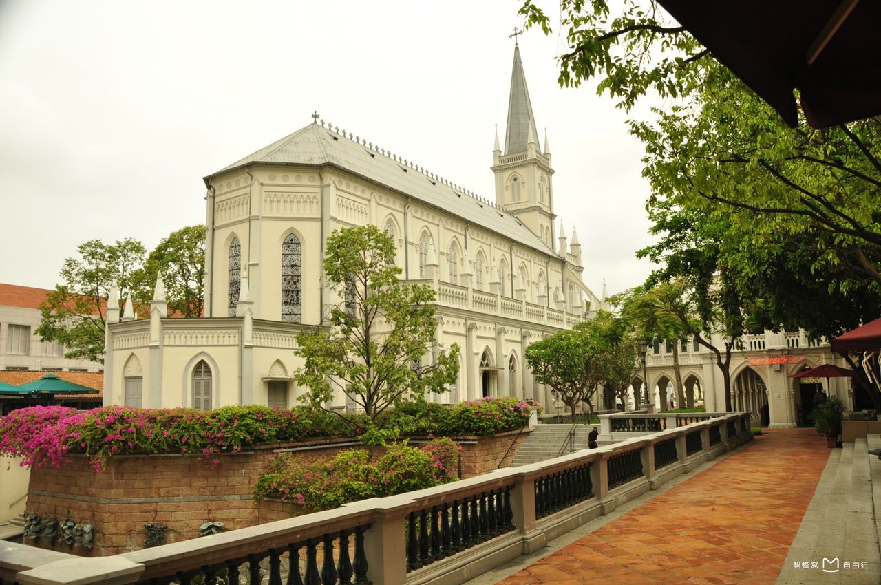  p>赞美广场(chijmes),是世界上仅存的几个女修道院之一,位于新加坡.