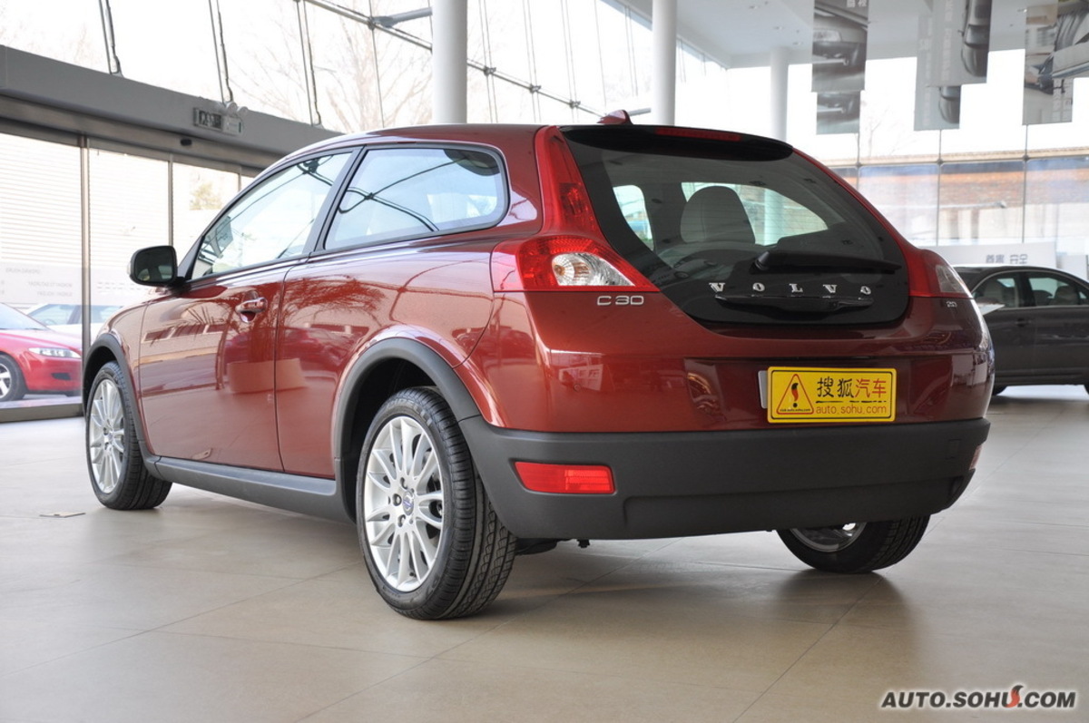 身为沃尔沃旗下全新的入门车款,c30借由着掀背设定与全新家族风格设计