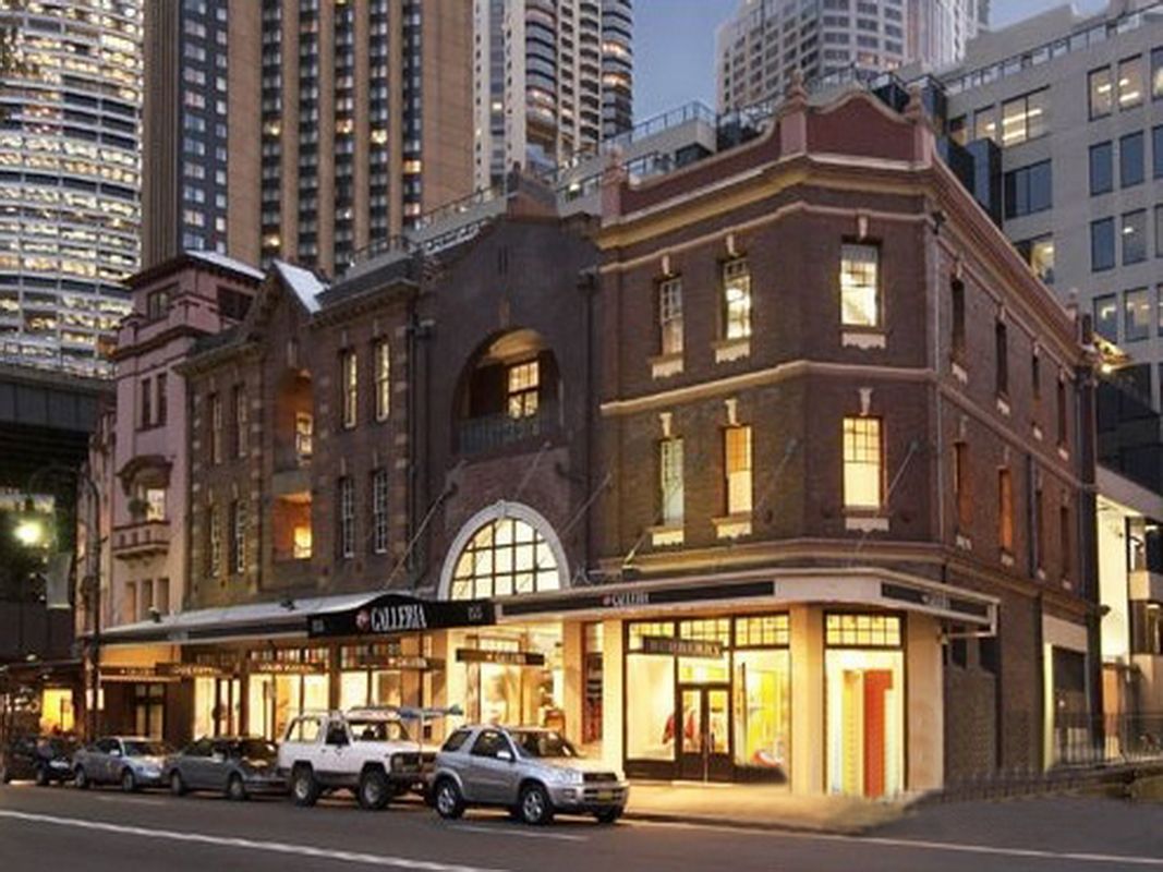  p>新加坡dfs环球免税店坐落于乌节购物区最繁华的史格士路上.