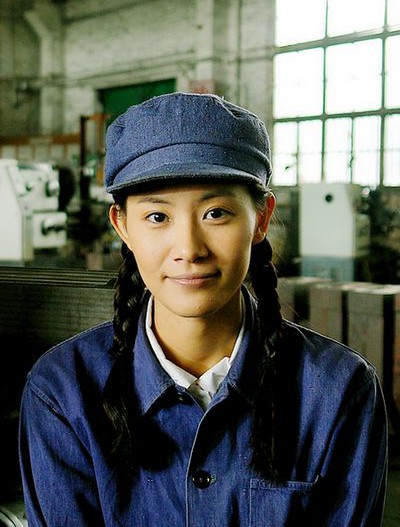  p>宋梓侨 i>(原名宋海梅) /i>,出生于辽宁省丹东市,毕业于 a target=