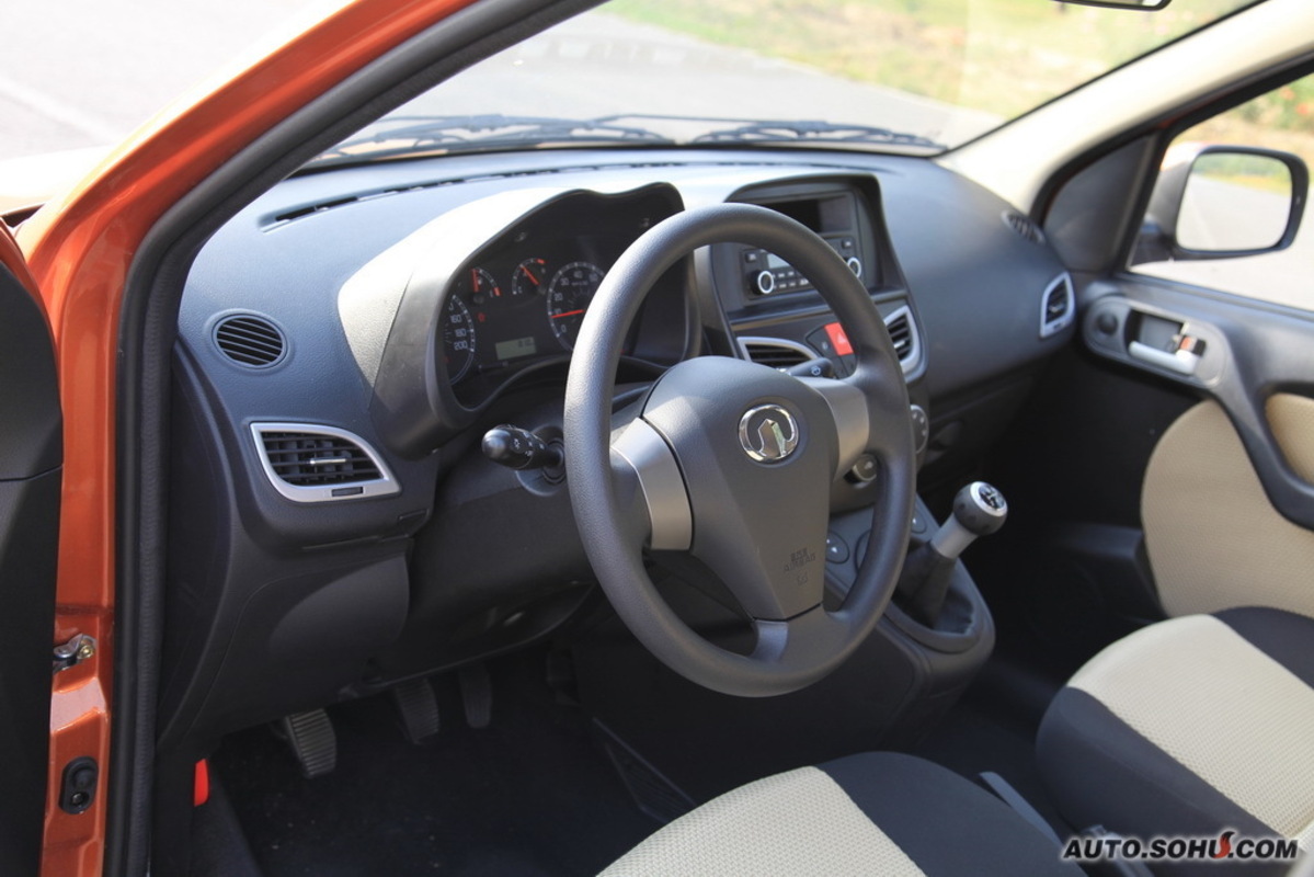  p>长城哈弗m1是一款由长城汽车公司发行的车型,该款车设计可爱动感