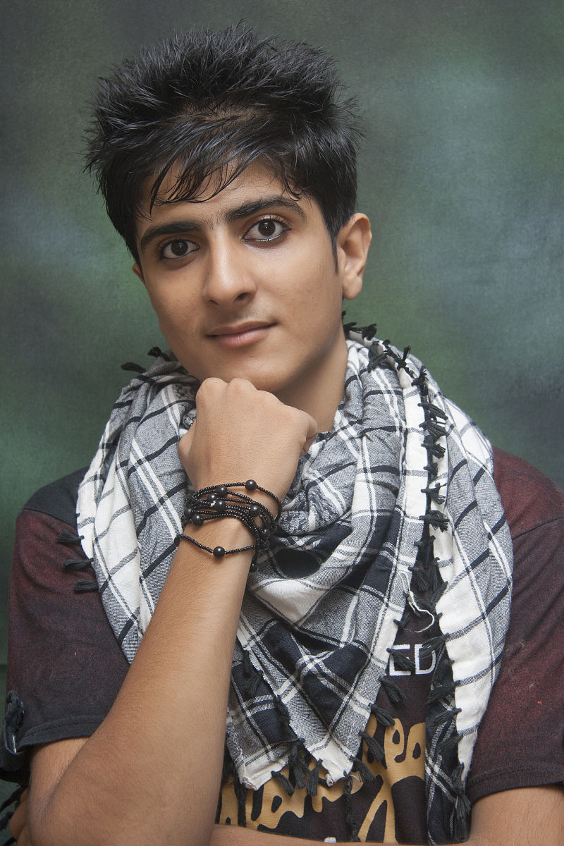 艾哈迈德·亚希尔,是一名埃及职业足球运动