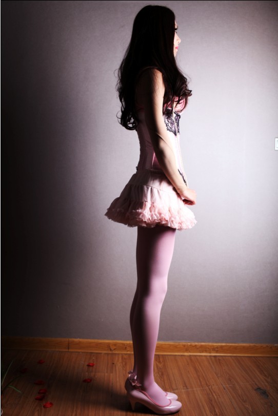 是一家专注年轻时尚圈发展,由"中国cd届第一红人"茉莉兔兔发起创立,圈