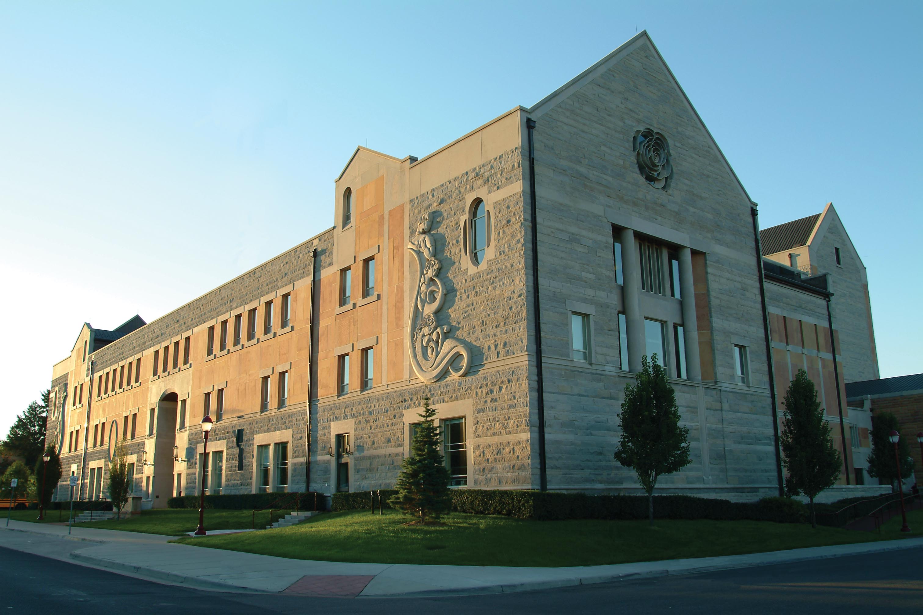 丹佛大学(university of denver,简称du)建立于1864年,是美国著名私立