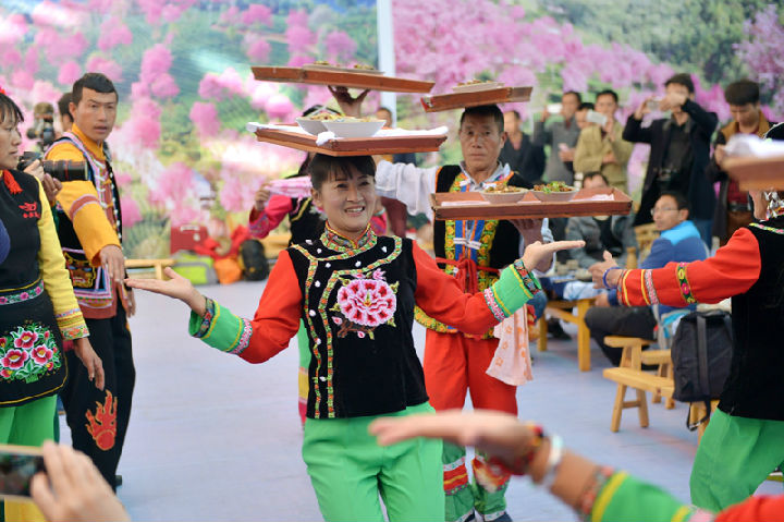 彝族跳菜