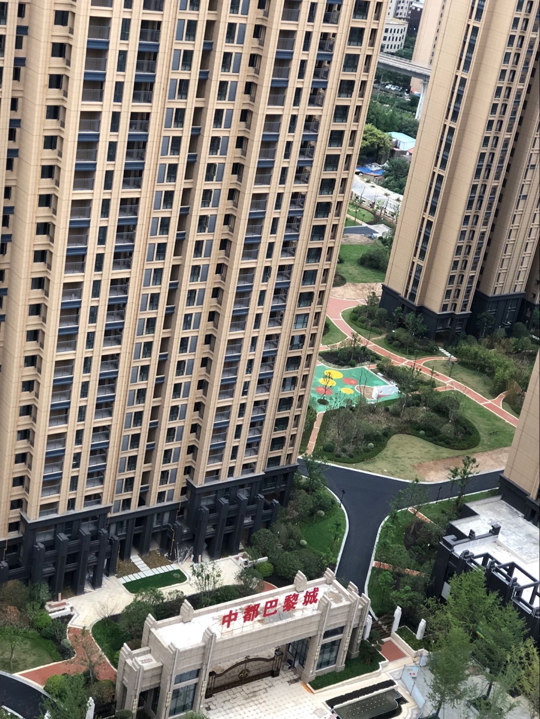  p>中都巴黎城项目位于湖北省孝感市东城区横二路与黄香路交汇处(市