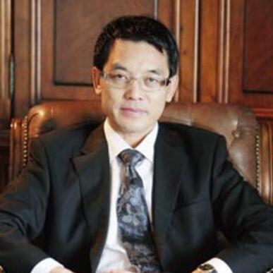  p data-id="gnb63cgycx">刘佳,中国国籍,生于1964年,佳美口腔集团