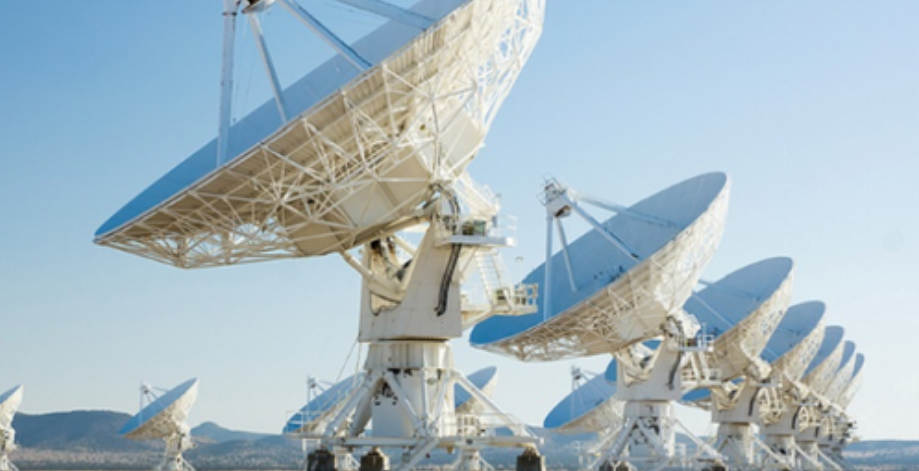 利用雷达装置进行导航定位. /p>