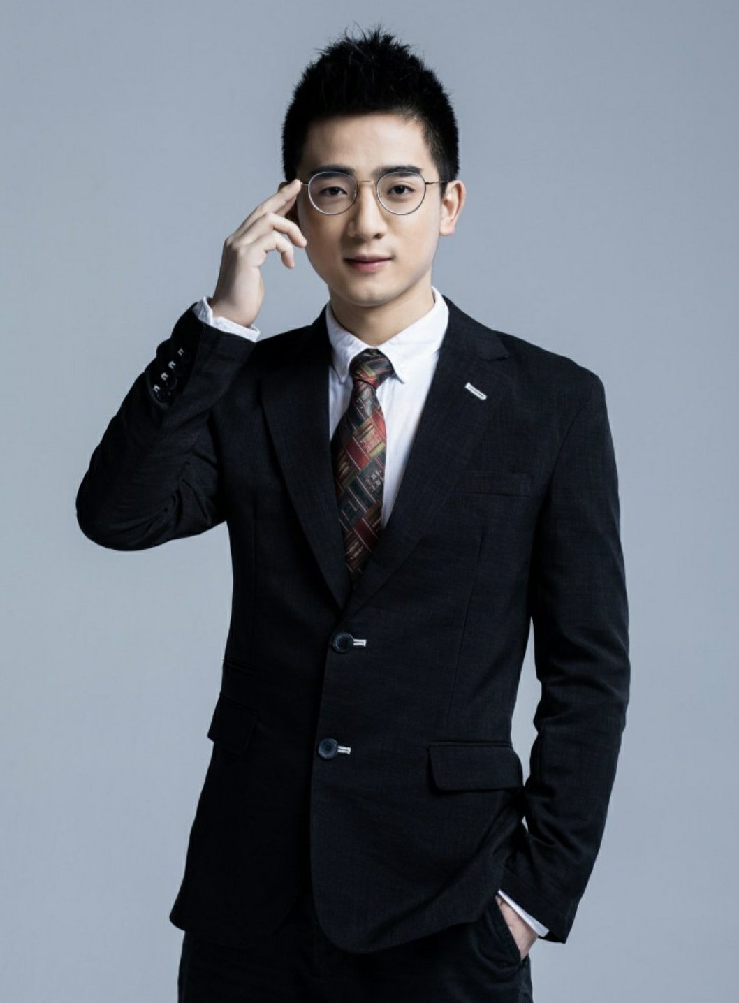  p>冉超超(艺名:柯基),男,毕业于 a target="