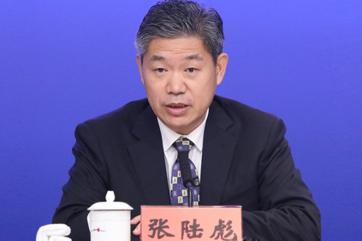 研究生学历,农学博士,研究员,博士生导师.曾挂职滁州市委常委,副市长.