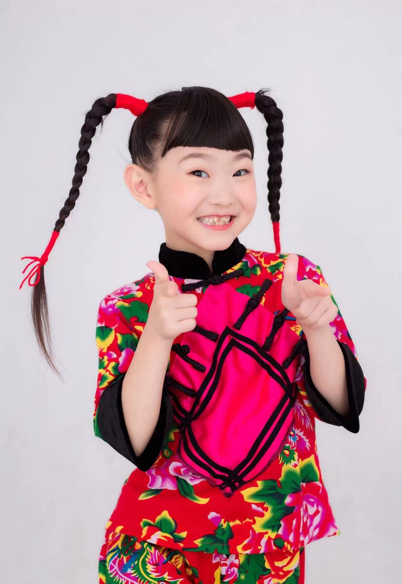 class="ref" data-ctrid="swrethbckqkn">崔鑫奕彤,中国内地女歌手
