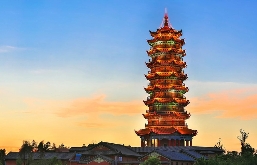 福塔位于云南省 a target="_blank" href="/item/楚雄彝族自治州