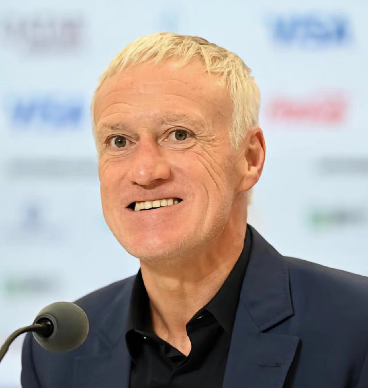  p data-id="gnxazsfmhz">迪迪埃·德尚(didier deschamps),1968年10