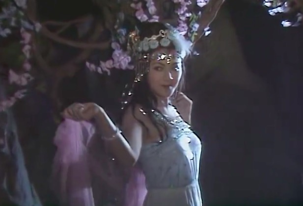 中的十二个人物,有 a target="_blank" href="/item/金鼻白毛老鼠