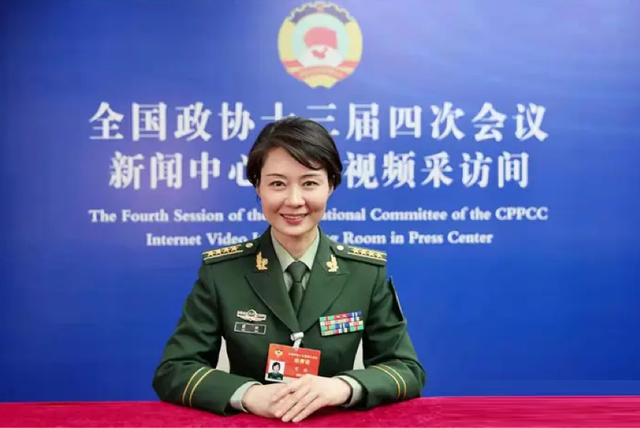 霸王花雷敏：15岁入特警队，后获大校军衔，却甘愿嫁给成都一保安_百科TA说