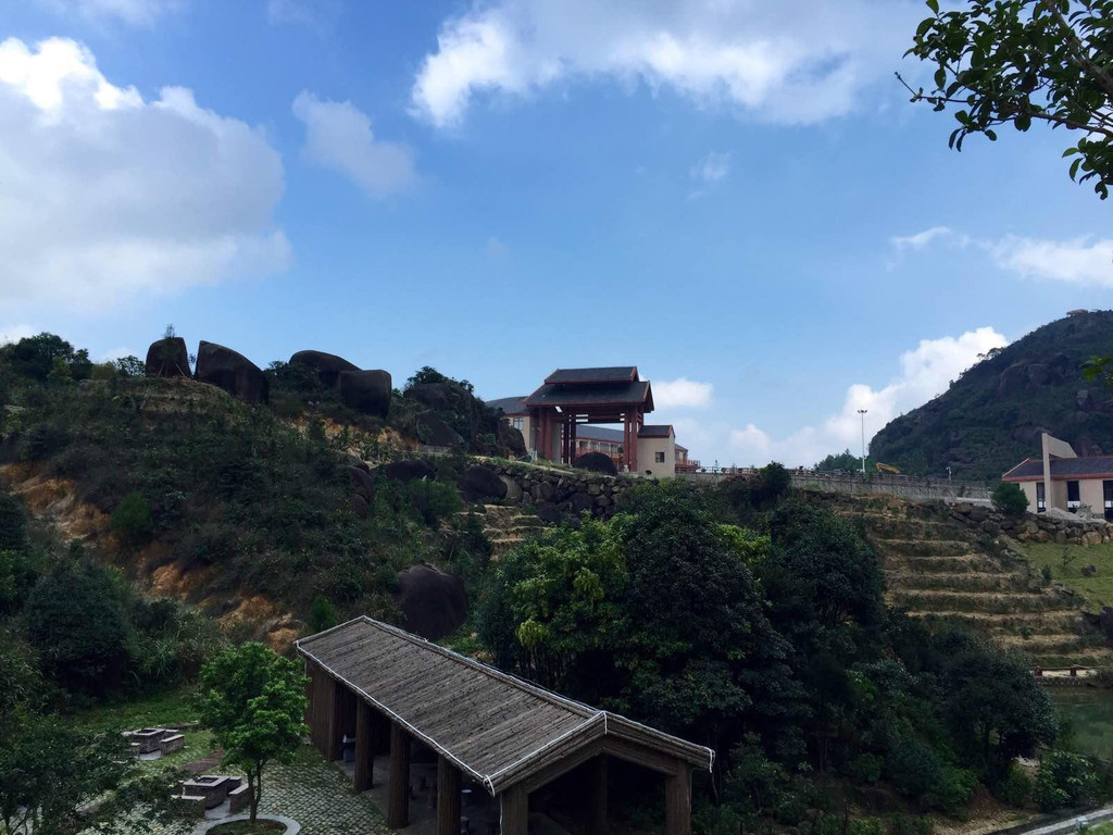  p>乌栋山旅游区位于柬埔寨 a target="_blank" href="/item/干丹省">