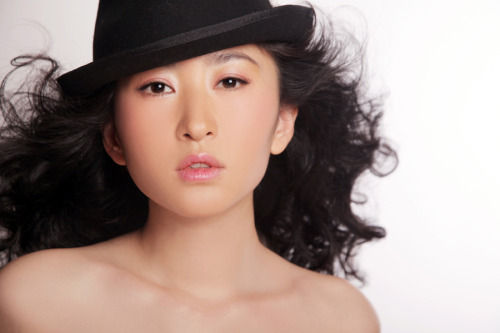  p>杨蕊(reny),1979年11月12日出生于北京市,中国内地女演员,毕业于 a