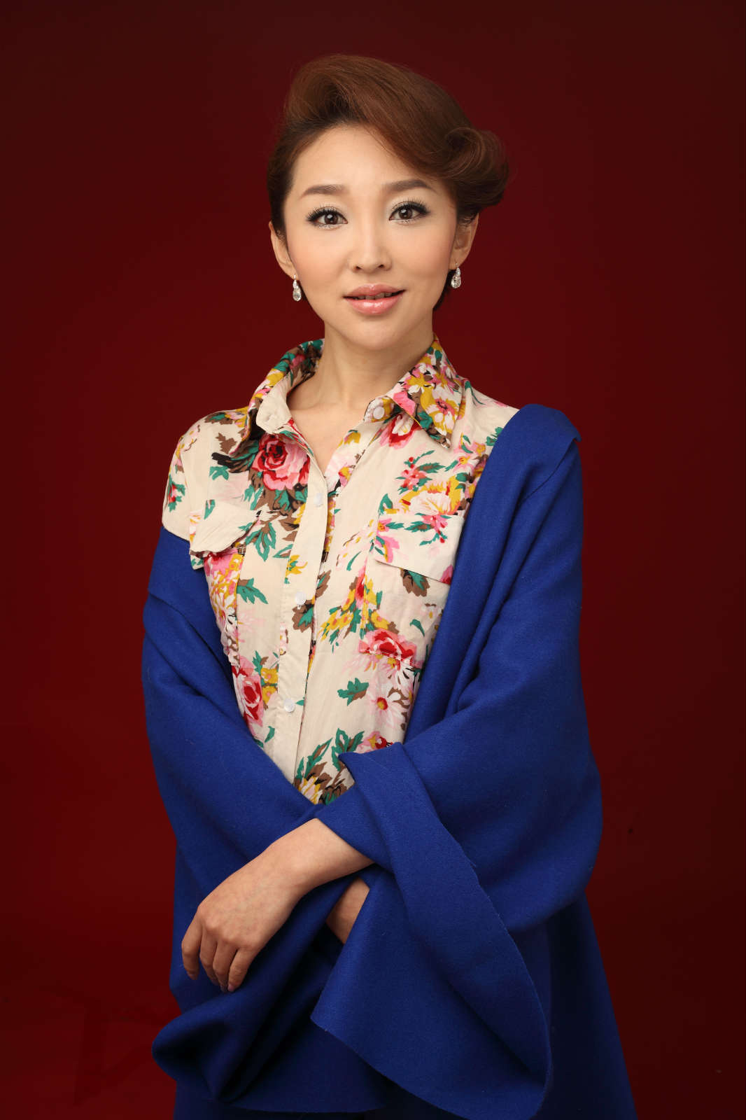  p data-id="gnrrukmxfm">王芳,出生于辽宁省辽阳市,中国内地民族唱法