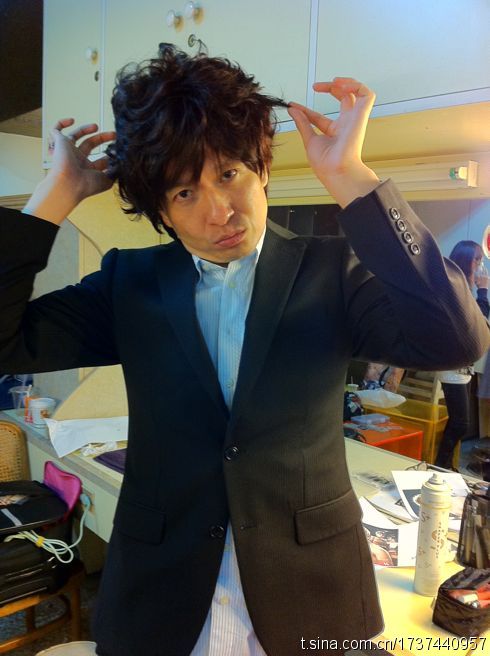  p data-id="gnrvm3n3ds">小钟,本名钟昀呈,1971年12月16日生于台湾