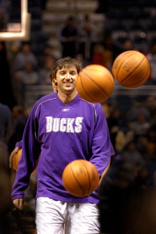  p>托尼·库科奇(toni kukoc),1968年9月18日出生于 a target="_blank