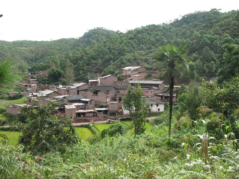  p>黄家冲村隶属于云南省红河哈尼族彝族自治州建水县甸尾乡铁所村委