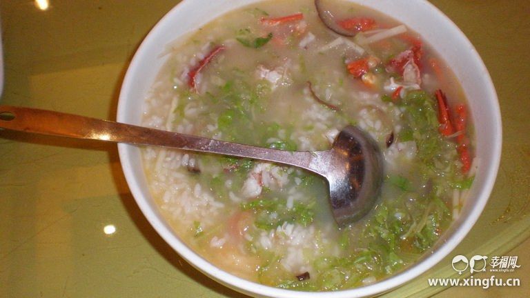  p>泡饭,江南一带(尤其是上海)的一种常见的食物,多用来当早饭.